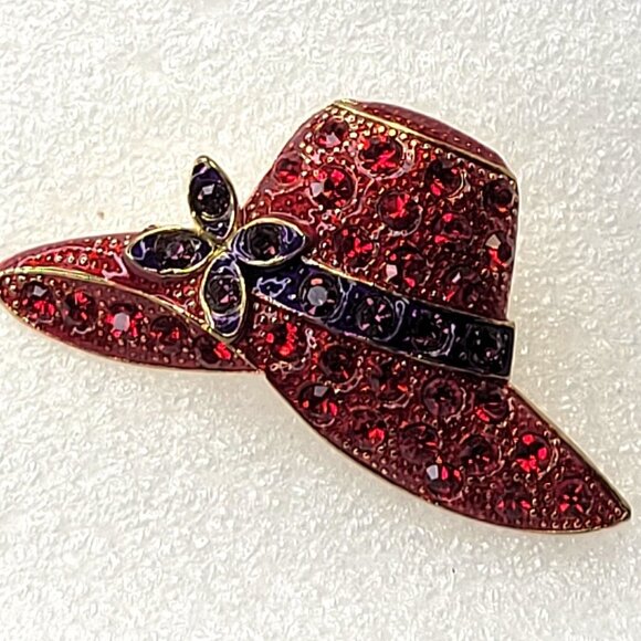 Red Hat Brooch Pin - Picture 1 of 9